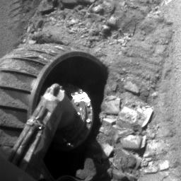 Look at my wheels!!! - Sol 838
Caption originale:"Left Front HazCam Non-linearized Sub-frame EDR acquired on Sol 838 of Opportunity's Mission to Meridiani Planum at approximately 12:42:10 MLT".
Parole chiave: Martian Sands and Rover's Left Front Wheel - Meridiani Planum