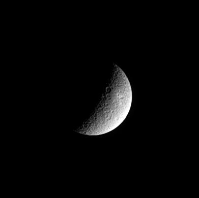 Rhea's craters
Caption NASA originale: "The sunlight angle in this sharp view of Saturn's second-largest moon, Rhea, highlights the moon's crater-strewn surface. Cassini will fly past Rhea on Nov. 26, 2005, at a distance of only 500 Km (such as 311 miles) and will obtain very high resolution images at that time. Rhea's diameter is 1.528 Km(or 949 miles). 
This view shows mainly the hemisphere of Rhea that faces away from Saturn. The image was taken in visible light with the Cassini spacecraft narrow angle camera on Nov. 1, 2004, at a distance of 1,6 MKM (or 994.000 miles) from Rhea and at a Sun-Rhea-spacecraft, or phase, angle of 102°. North is up. The image scale is about 10 Km (6 miles) per pixel. The image has been slightly contrast enhanced to aid visibility of surface features.
Parole chiave: Saturn's Moons - Rhea