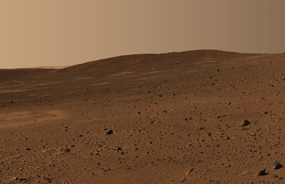 Columbia Hills: "Husband Hill's Region" - full 360� panorama (1 - Approximate True Colors; credits: NASA/JPL-Caltech)
Caption NASA originale:"NASA's Mars Exploration Rover Spirit took this full-circle panorama of the Region near "Husband Hill" (the peak just to the left of center) over the Thanksgiving holiday, before ascending farther. This 360° view combines 243 images taken by Spirit's Panoramic Camera over several Martian Days, (from Sol 318 - Nov. 24, 2004 - to sol 325 - Dec. 2, 2004). It is an approximately true-color rendering generated from images taken through the camera's 750, 530 and 480 nanometer filters. The view is presented here in a cylindrical projection with geometric seam correction".
Abbiamo guardato con attenzione questa immagine e, al di là di qualche piccola valutazione semi-positiva unicamente riferita al suo lato "estetico" - ed a condizione di utlizzare un modestissimo ingrandimento del frame!), i nostri commenti non sono stati affatto positivi.
Vediamo perchè...
Parole chiave: Mars Panorama