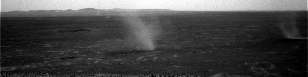 In the "Kingdom of Tornadoes": Gusev Crater and the Dust Devils (6) - Sol 568
nessun commento
Parole chiave: Dust Devils