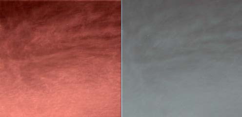 Martian Skies, according to NASA... - Sol 36
Caption originale di Don Davis:"Only one instance of color adjusting of images has aroused any concern to me regarding integrity of presentation. This Pathfinder Martian Sunrise photo was first released with a pink cloudy sky; a later version of the same picture, on the right, balanced with more care towards presenting what the cameras saw, revealed a much more subdued scene. Clearly the conclusions on cloud lighting and atmospheric conditions will be affected by such colors".

Nota: Don Davis è molto attento e "comprensivo" verso la NASA e noi possiamo anche capirlo. 
Tuttavia, a nostro modo di vedere, quando l'Ente Spaziale più moderno, famoso ed accreditato al Mondo rilascia al Pubblico, in tempi diversi (e senza precisare alcunchè), due (o più) immagini identiche le quali, però, sono state sottoposte ad una tale ri-elaborazione da apparire, alla fine, come totalmente diverse, esso fa solamente - scusateci - "casino".

In questo modo, come dimostrato nell'articolo del Dr Fienga pubblicato sul Nexus Magazine ("Gioco di Specchi"), non si rende un buon servizio nè alla Scienza, nè alla Divulgazione. 

In questo modo, insomma, si fa solo confusione (per non dire che, alla fine, ci rimane pure il sospetto che il caos sia stato voluto...).
Parole chiave: Martian Sky - clouds over Ares Vallis - Controversial