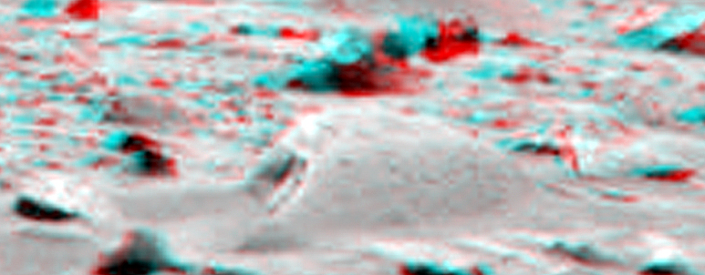 Overground Tunnels 3D (1)
Molte volte, osservando le pseudo-rocce Marziane (sia in Area Gusev, sia in Area Meridiani), abbiamo avuto la sensazione di avere davanti a noi delle "vie d'accesso", delle "porte".
Tunnels e condotti, di varia forma e dimensione, che portano verso un Regno Sotterraneo il quale, come ovvio, solletica l'immaginazione e l'immaginario. Se fate una "passeggiata" con Spirit ed Opportunity nella Sezione dedicata al "Walking on Mars", potrete identificare un notevole campionario di queste configurazioni. Il Dr Feltri, nei due frames 3D che ci ha messo a disposizione, ha battezzato queste "via d'accesso" come Overground Tunnels: una definizione buona ed azzeccata, la quale ci rimanda, in un certo senso, alle Singolarità Lunari di Erathostenes "A" & "B". Due "Crateri Gemelli"? Due "Hangars"? Due semplici crateri che si assomigliano e che non hanno nulla di speciale se non un'albedo piuttosto alta?
Parole chiave: Anomalous Surface Feature