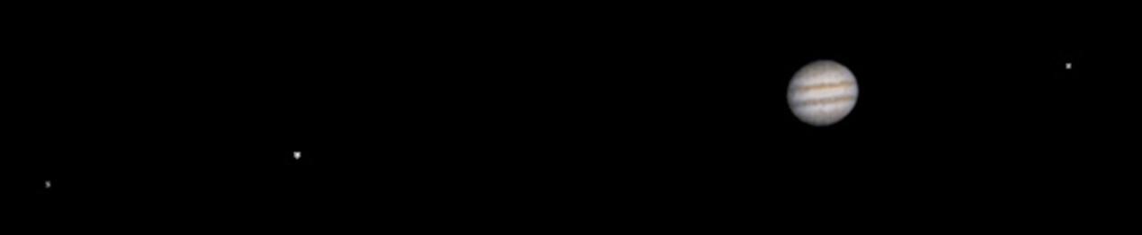 Jupiter and 3 Galilean Moons from Mars
Ci siamo chiesti tante volte, guardando Giove dalla Terra, come lo si vedrebbe da Marte. Ebbene, abbiamo trovato la risposta (grazie all'aiuto del Mars Global Surveyor Orbiter): in questo frame davvero eccezionale, Giove e 3 dei suoi 4 Satelliti Galileiani, così come li vedremmo da Marte! Un'immagine bellissima da guardare e su cui occorre riflettere molto. Perchè? Perchè conquistare lo Spazio, alle volte, vuol dire anche ampliare i confini dell'Immaginazione...
Parole chiave: Jupiter from Mars Global Surveyor Orbiter