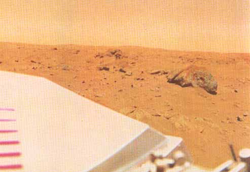 Color snap-shots from Viking 1 (5)
nessun commento
Parole chiave: Martian Horizon - natural colors?