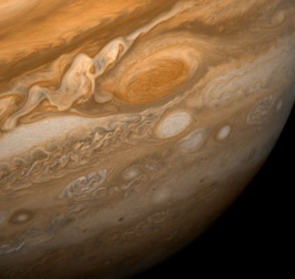 Jupiter, in true colors
"Interstellar space is filled with material ejected by explosions of nearby stars" Stone added. "and Voyager 1 will be the first human-made object to cross into it".

Voyager Project Manager Ed Massey of JPL says the survival of the two spacecrafts is a credit to the robust design of the spacecraft, and to the flight team, which is now down to only 10 people. 

"But it’s these 10 people who are keeping these spacecrafts alive. They’re very dedicated. This is sort of a testament to them, that we could get all this done". 

Between them, the two Voyagers have explored Jupiter, Uranus, Saturn and Neptune, along with dozens of their moons. In addition, they have been studying the Solar Wind, the stream of charged particles spewing from the sun at nearly a million miles per hour.
Parole chiave: Jupiter