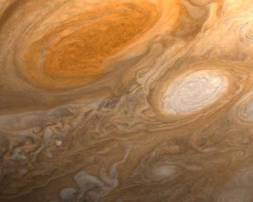 Jupiter, in true colors
"...NASA's twin Voyager spacecrafts are still beaming back new information about the final frontier of our Solar System, including evidence of "potholes" in the turbulent zone near the edge...".
Parole chiave: Jupiter