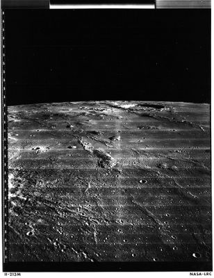 Oceanus Procellarum
Caption NASA originale:"Northward oblique view of the Marius Hills and Oceanus Procellarun on the Moon taken by LO 2. The hills are named after the 41 Km diameter crater Marius, at the upper right at 11,8°N, 50,8° W and are thought to be volcanic domes, plugs and cones. Note the wrinkle ridges which also stretch across the image (Lunar Orbiter 2, frame M-213)".

Location & Time Information
Date/Time (UT): 1966-11-25 T 14:16
Distance/Range (km): 139
Central Latitude/Longitude (deg): +07.96/307.23
Parole chiave: Moon from orbit