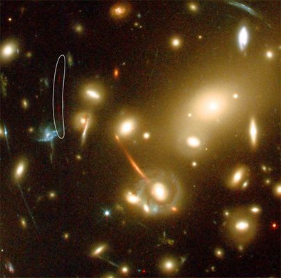 Distant Galaxy "lensed" by Cluster Abell 2218
"...Non c'è nulla di più falso ed improbabile a questo mondo, del sentire un Avvocato fare professione di umiltà ed un filosofo parlare in maniera comprensibile..."

(frase attribuita a W. Churchill)
Parole chiave: Hubble Images