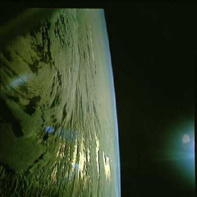 AS 11-36-5299 - Leaving Planet "Earth" (4)
nessun commento
Parole chiave: Postcards from Space