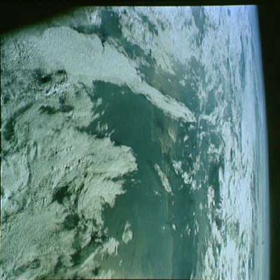 AS 11-36-5300 - Leaving Planet "Earth" (5)
nessun commento
Parole chiave: Postcards from Space