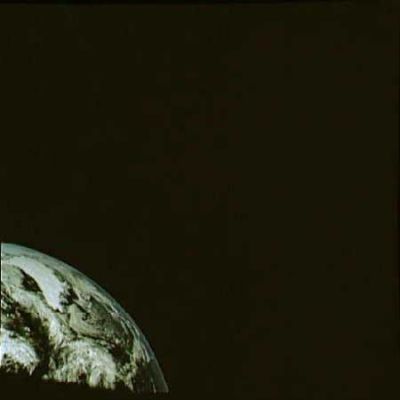 AS 11-36-5318 - Leaving Planet "Earth" (9)
nessun commento
Parole chiave: Postcards from Space