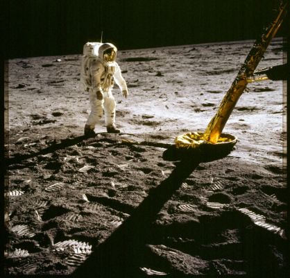 AS 11-40-5902 - Buzz and the Lunar Module (HR)
nessun commento
Parole chiave: Postcard from the Moon