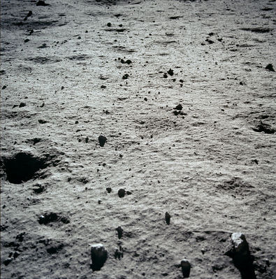 AS 11-40-5912 - Stones, regolith and small craters
nessun commento
Parole chiave: Lunar Surface - Rocks, sand and dust