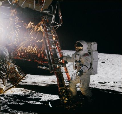 AS 12-46-6729 (HD) - Alan Bean is on the Moon
nessun commento
Parole chiave: Postcards from the Moon