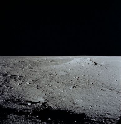 AS 12-46-6794 - The "Lunar Mound"
As Pete Conrad got closer to the larger mound, he took a stereopair, starting with this frame. 
Parole chiave: Controversial image