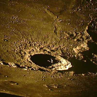 AS 12-50-7433 - A beautiful crater from orbit
vedi commento al frame precedente
Parole chiave: Moon from orbit