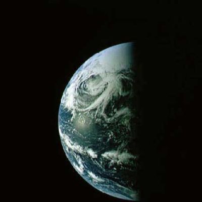 AS 13-60-8591 - Good-bye Earth...
nessun commento
Parole chiave: Postcards from Space