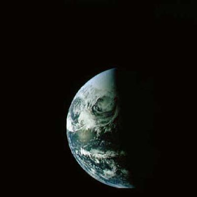 AS 13-60-8595 - Good-bye Earth...
nessun commento
Parole chiave: Postcards from Space