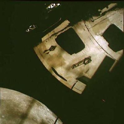 AS 13-61-8739 - Looking out, towards the Moon (3)
vedi commento al frame AS 13-61-8737
Parole chiave: Controversial