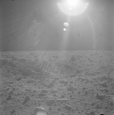 AS 14-64-9110 - Up-Sun
Original caption:"(...) up-Sun. Note that there aren't nearly as many boulders in this direction as in others. This photo shows that they are not at the highest point in the area and that the ground to the East of their present location is higher".

Nota: un commento abbastanza ambiguo che non ci aiuta per nulla a capire DOVE sia questo Cone Crater.
Il commento NASA è comunque da valutare in rapporto agli altri commenti ed all'intero panorama che, per motivi di spazio, non possiamo pubblicare per intero ma che Vi invitiamo ad andare a guardare direttamente sul Sito NASA dedicato alla Missione Apollo 14 (Lunar Surface Journal - Image Gallery).
Parole chiave: Lunar Panorama