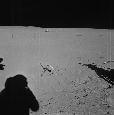 AS 14-64-9188 - Gnomon and LM in the distance
nessun commento
Parole chiave: Lunar Equipment and LM