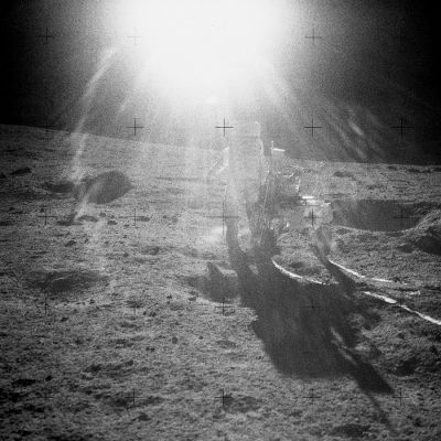 AS 14-68-9422 - Up-Sun
Frame from Ed Mitchell's Station B2 pan showing the up-Sun view. Al has already grabbed the MET and has resumed the climb. 
Parole chiave: Postcards from the Moon