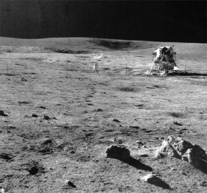 AS 14-68-9486 (HR) - Lunar Module, Astronaut and boulders
nessun commento
Parole chiave: Postcards from the Moon - Astronaut & LM