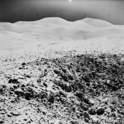 AS 15-82-11080 - Landscape with ejecta (regolith breccias)
nessun commento
Parole chiave: Moon Panorama