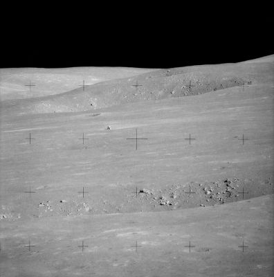 AS 15-84-11324 - The Lunar Module and Pluton Crater in the background
Un'immagine splendida: questo è l'unico possibile commento a questo frame che, secondo la NASA:"Twenty years after the mission, this 500-mm photo was still Dave's favorite. It shows the LM as seen from Station 6, with Pluton Crater in the background". Noi siamo d'accordo con David Scott.
Parole chiave: Postcards from the Moon