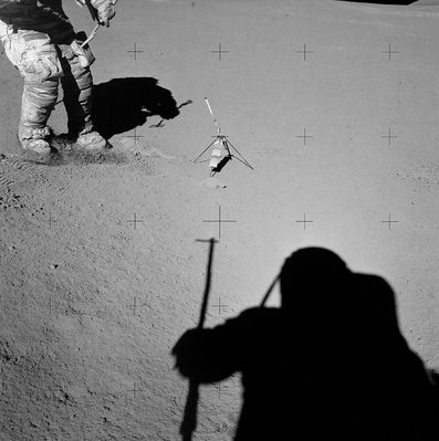 AS 15-85-11503 - Astronaut and rock-sample "C" at Station 6
nessun commento
Parole chiave: Lunar soil & rocks