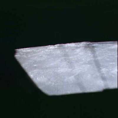 AS 15-87-11704 - Descent to the Moon
Panorama lunare durante la discesa, come ripreso da uno dei finestrini del LM.
Parole chiave: Postcards from the Moon