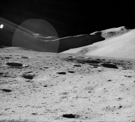 AS 15-85-11370 - The Hadley-Apennine, in the distance (7-HR)
nessun commento
Parole chiave: Lunar Surface - The Hadley-Apennine