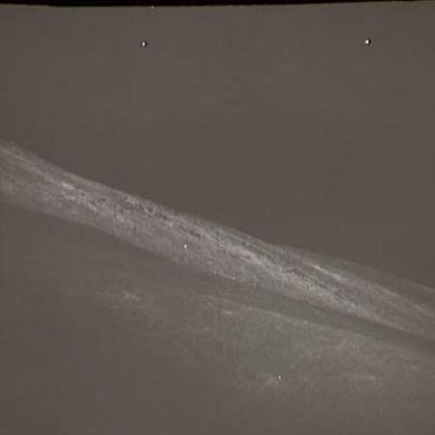 AS 15-90-12266 - Bright lights on the Moon
Ed infine, così chiudendo in grande il "trittico" di immagini, ecco che nel frame 12266 gli Star-like Objects si manifestano ancora una volta in coppia ed in tutta la loro bellezza e luminosità. 
E' un vero peccato che tutte queste meraviglie - sepolte negli archivi Apollo da decenni - siano completamente sconosciute alla stragrande maggioranza degli appassionati.
E non si finisce qui, anzi...
Parole chiave: Controversial