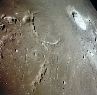 AS 15-93-12601 - Prinz Crater (HR)
nessun commento
Parole chiave: The Moon from orbit - Craters (Prinz)