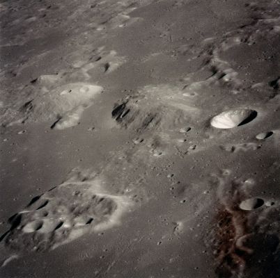 AS 15-93-12717 - Oceanus Procellarum
Lunar orbit view: the Gruithuisen domes in Oceanus Procellarum. 
Crater Gruithuisen B.
Parole chiave: The Moon from orbit - Craters (Gruithuisen B)