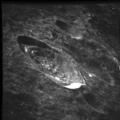 AS 15-94-18823 - A "BIG" crater
nessun commento
Parole chiave: Moon from orbit