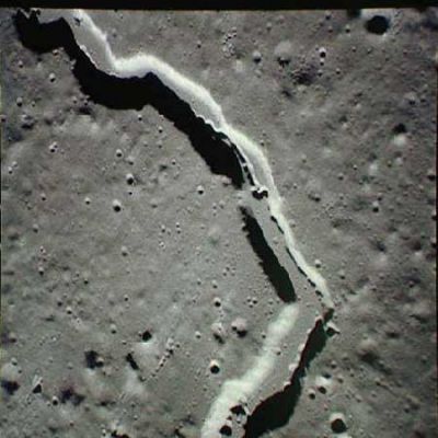 AS 15-97-13259 - What a view!!!
nessun commento
Parole chiave: Moon from orbit