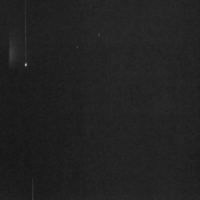 AS 15-98-13324 - A possible Transient Lunar Phoenomenon (TLP) from orbit (2)
...Clementine qualche anno fa, non avremmo potuto non annotare queste immagini come "prova storica" dell'esistenza di attività (forse) addirittura di origini vulcaniche tutt'ora in corso sulla Luna. 
Bisogna essere molto prudenti, però, perchè se ci sono elementi che ci fanno ipotizzare la possibile verificazione di un TLP ce ne sono anche altri che supportano la tesi secondo cui si tratta semplicemente del Sole che fa capolino da dietro la Luna.
Diciamo che anche queste sono immagini...
Parole chiave: Possible Surface Anomaly - Controversial