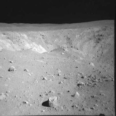 AS 16-106-17254 - A very BIG crater
prosieguo della panoramica (da notare un netto miglioramento della definizione dell'immagine)
Parole chiave: Moon Panoramas