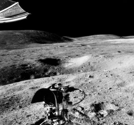 AS 16-109-17769 - Craters panorama
Traverse photo taken on the way to Station 1. An examination of Figure 6-15 in the Apollo 16 Preliminary Science Report indicates that this picture shows an unnamed crater immediately south of Halfway Crater. Note the tell-tale dimple crater in the south rim. Note, also, the footprints at the front of the Rover, a clear indication that they stopped so that one of them could get off and take a look at the crater.
Parole chiave: Moon Panorama