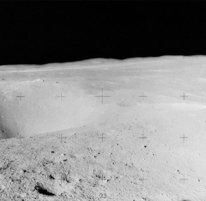 AS 16-109-17792 (HD) - Lunar Rover near Plum Crater (5)
Frame from Charlie Duke's 1st Station 1 pan. Rightward of 17791. Shows slope down into Plum Crater at the right.
Parole chiave: Moon Panorama