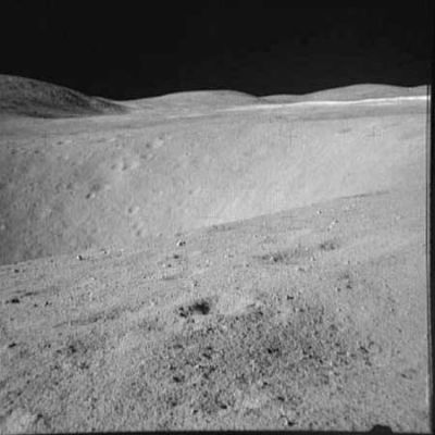 AS 16-109-17823 - Spook Crater (4)
vedi commento al frame AS 109-17821
Parole chiave: Moon rocks, sand and debris