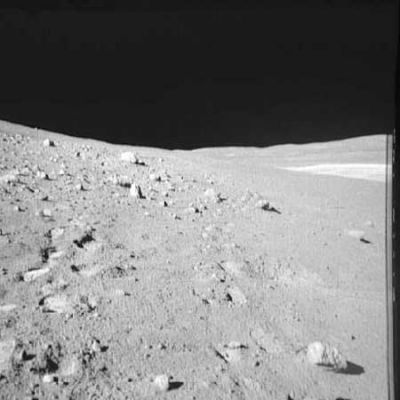 AS 16-110-17971 - Moonscape
A volte ci piace proporre delle immagini che hanno solamente, a nostro parere, valore "estetico". Questa serie di 4 frames Vi propone un panorama dell'orizzonte Lunare: nessuna anomalia, solo il piacere di vedere questo spettacolo.
Parole chiave: Moon Panoramas