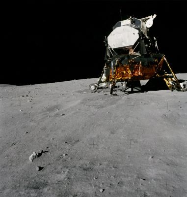 AS 16-113-18329 - The Lunar Module and the Rover (HD)
Alta Definizione per questa ripresa del Lunar Module e, alle sua spalle, del Lunar Rover; siamo agli inizi dell'EVA-1.
Parole chiave: LM and LR