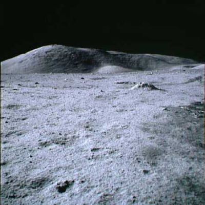 AS 17-137-20882 - Moonscape in colors
Una visione panoramica a colori delle Colline Lunari: da guardare!
Parole chiave: Postcards from the Moon