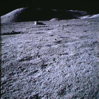 AS 17-147-22557 - Moonscape
Paesaggio lunare in chiaro-scuro: molto bello.
Parole chiave: Postcards from the Moon