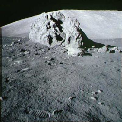 AS 17-147-22561 - Another BIG boulder
vedi commento al frame precedente
Parole chiave: Postcards from the Moon