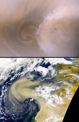 Dust Storms on Mars and Earth
Un'interessante confronto fra una tempesta di sabbia Marziana (come vista dalla Sonda Mars Global Surveyor) ed una tempesta di sabbia che, sollevatasi con ogni probabilità dalla porzione più occidentale del deserto del Sahara, si sta ora spostando al largo dell'Oceano Atlantico.
Indubbiamente un'immagine suggestiva che evidenzia le diversità più che le similitudini esistenti fra la Terra e Marte. Inoltre, sempre secondo noi, la coloritura che è stata data alla "nube sabbiosa" terrestre è - anche in questo caso - davvero discutibile.
Chissà, forse alla NASA l'attribuzione dei colori alle immagini costituisce un problema davvero insuperabile...
Parole chiave: Mars and Earth from orbit