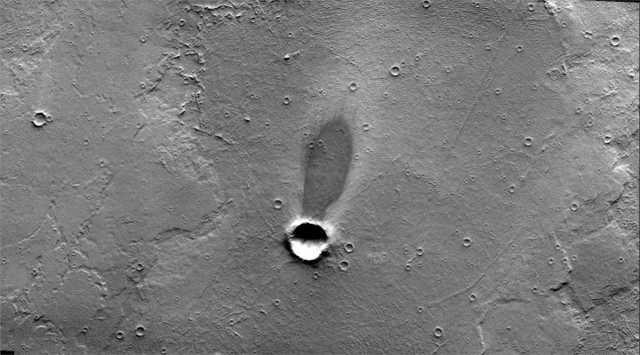 Beautiful Windstreak (Original NASA/JPL/ASU b/w Frame)
Image information: VIS instrument;
Latitude: 9,0° South;
Longitude: 224,4° East;
Resolution: 18 meter/pixel. 


Parole chiave: Mars from orbit - Aeolian Features - Windstreaks
