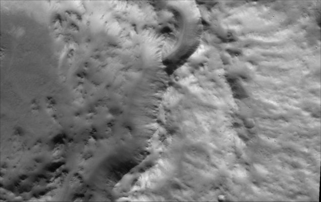 Features of Arabia Terra (Original NASA/2001 Mars Odyssey Orbiter b/w Frame))
Image information: VIS instrument;
Latitude: 16,7° North;
Longitude: 350,0° East;
Resolution: 18 meter/pixel.
Parole chiave: Mars from orbit - Craters - Unnamed Crater - Arabia Terra